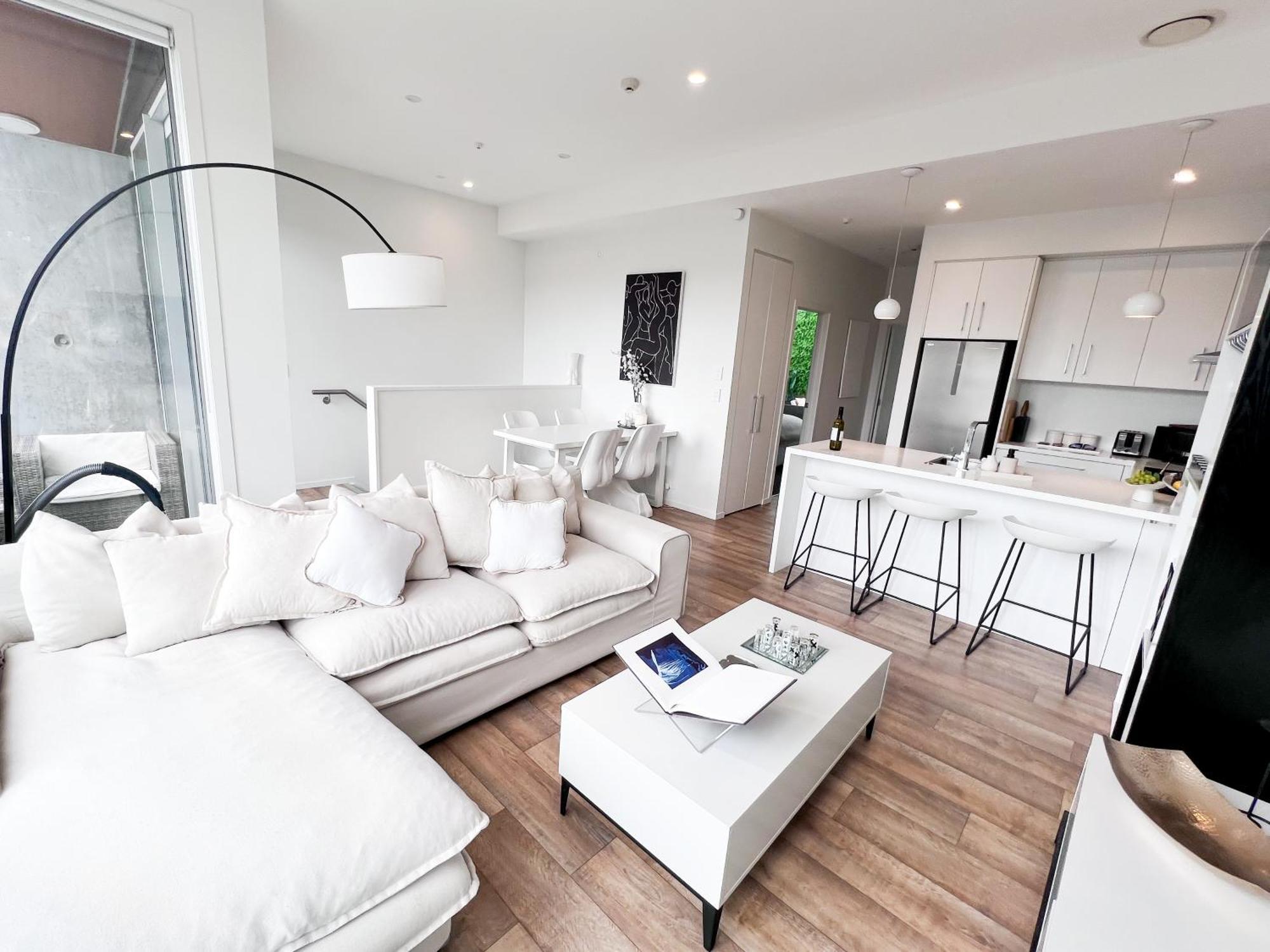 Luxury 2 Bedroom Apartment With Cocktail Bar And Espresso Machine オークランド エクステリア 写真